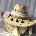 Ref 11 / Sombrero Desflecado Aplique Dorado Grande